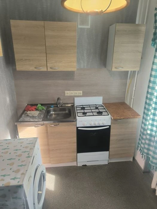 Однокімнатна Воскреснув 9500грн