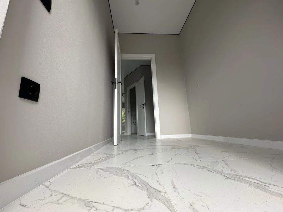 Duplex / Renovated house in the suburbs