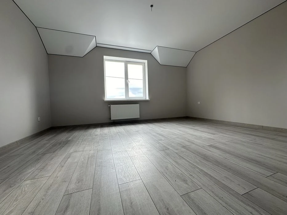 Duplex / Renovated house in the suburbs