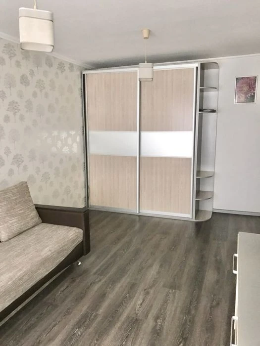 Метро Палац Украіна 5 хв. пішки. Вул Коновальца 15к3