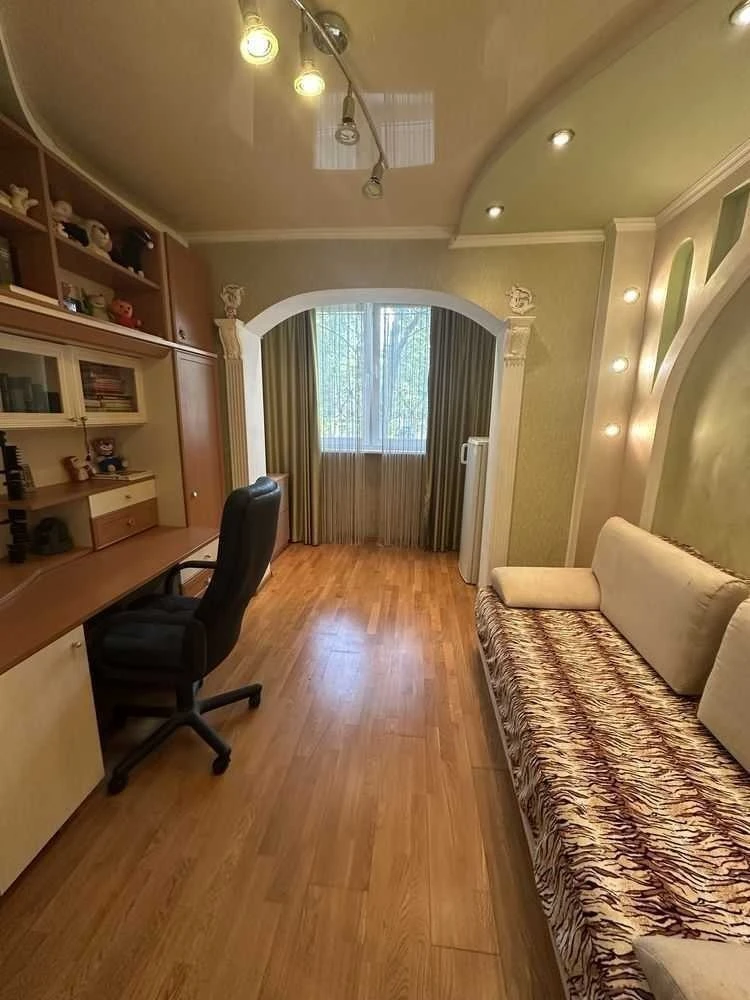 Оренда 3-кімнатної квартири 75 м², Правди просп., 9Б