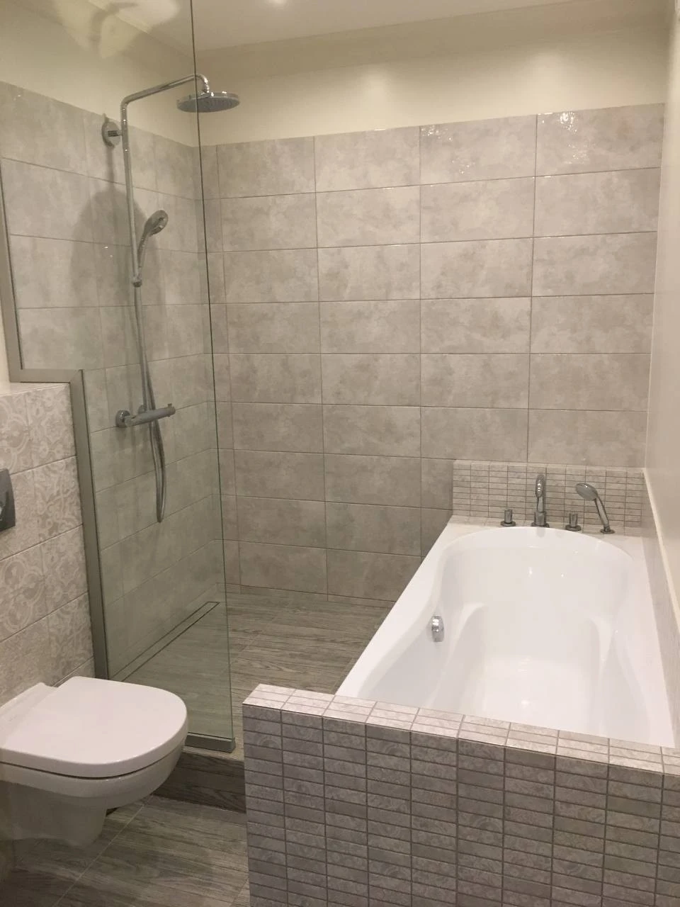 Оренда 3-кімнатної квартири 82 м², Дмитрівська вул., 75