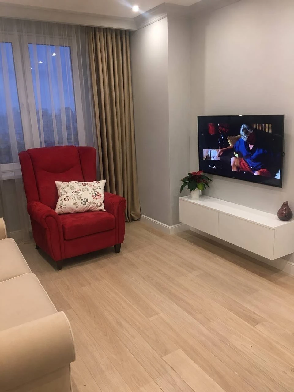 Оренда 3-кімнатної квартири 82 м², Дмитрівська вул., 75