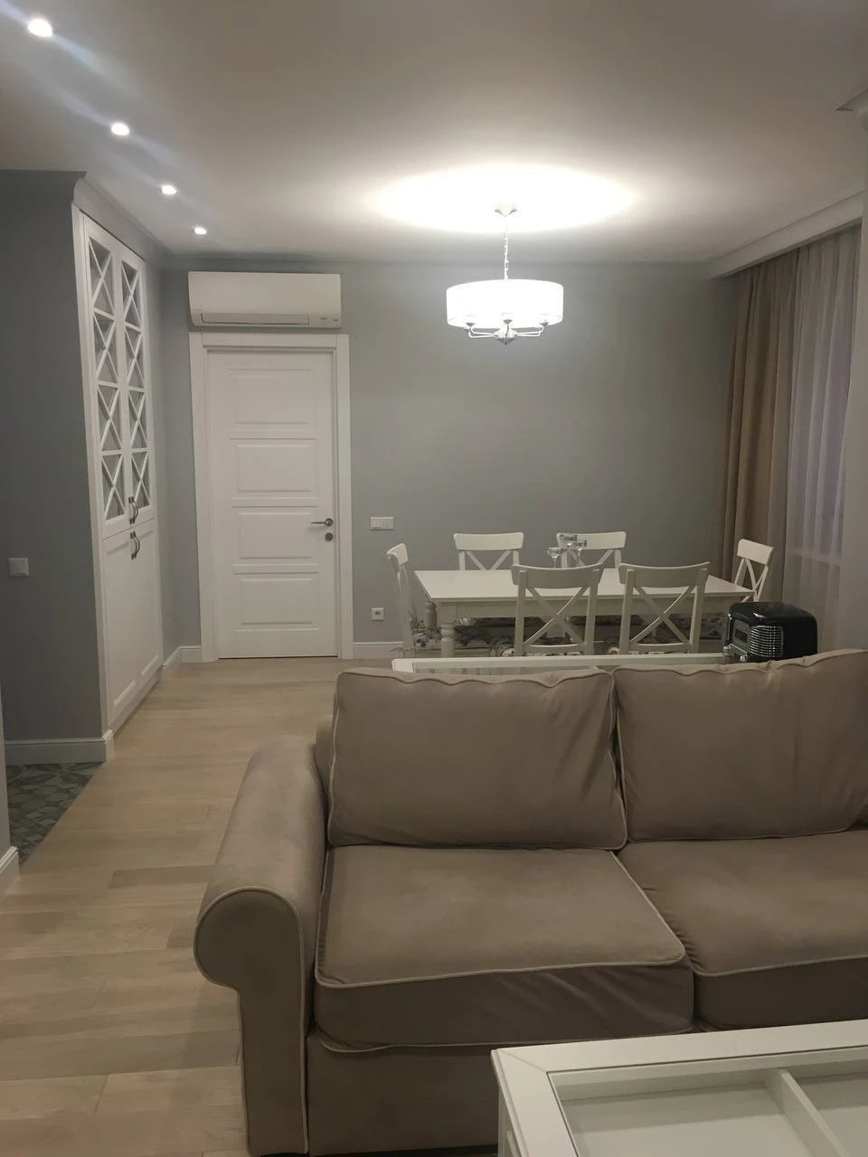 Оренда 3-кімнатної квартири 82 м², Дмитрівська вул., 75
