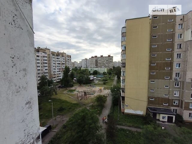 Здам в оренду кімнату на вул. Милославська 21 довгостроково