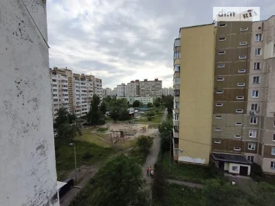 Здам в оренду кімнату на вул. Милославська 21 довгостроково