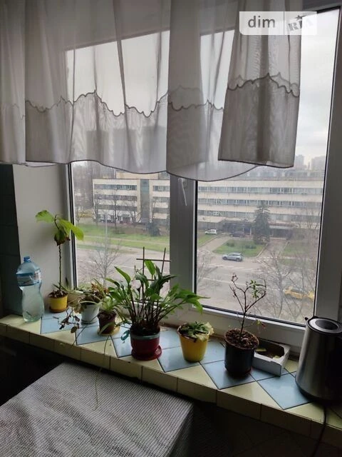 Здам в оренду кімнату на вул. Здолбунівська 3 довгостроково