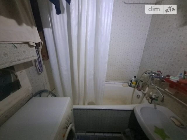 Здам в оренду кімнату на бул. Вигурівський 5 довгостроково •