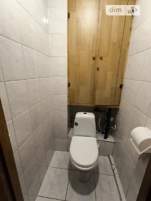 Здам в оренду кімнату на вул. Ахматової Анни 4 довгостроково