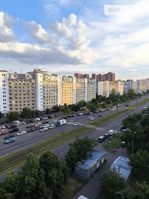 Здам в оренду кімнату на вул. Ахматової Анни 4 довгостроково