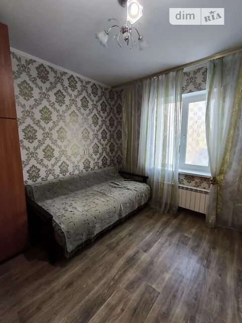 Здам в оренду кімнату на вул. Ахматової Анни 4 довгостроково