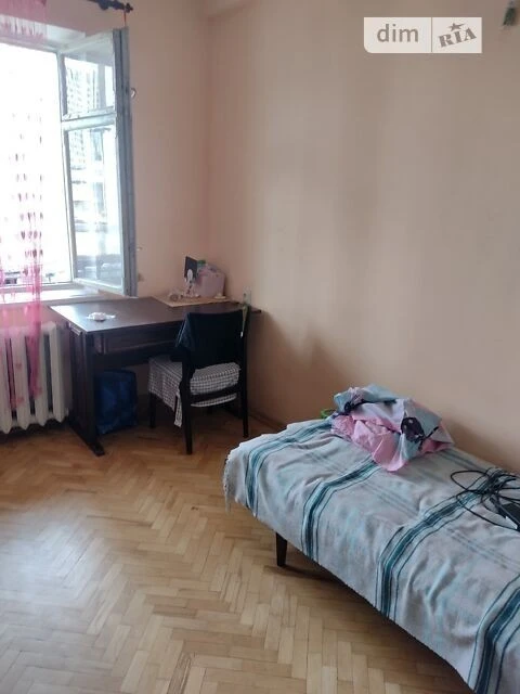 Здам в оренду кімнату на вул. Раїси Окіпної 7А довгостроково