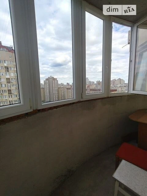 Довготривала оренда 2к квартири на вул. Ахматової Анни 48 •