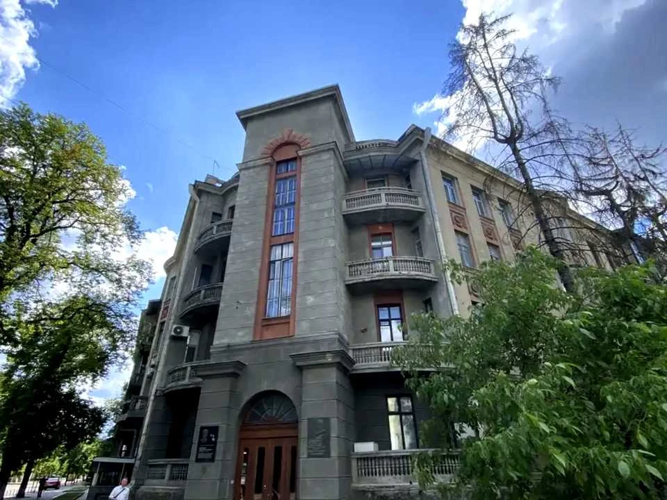Квартира. Київ, Інститутська вул.