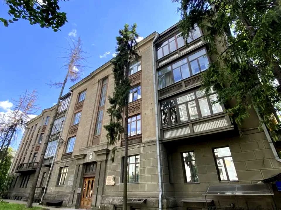 Квартира. Київ, Інститутська вул.
