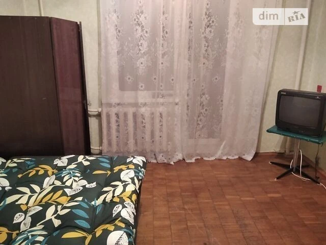 Здам в оренду кімнату на вул. Олександри Екстер 8 довгострок
