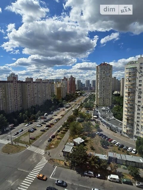 Довготривала оренда 3к квартири на вул. Ахматової Анни 32/18