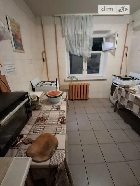 Здам в оренду кімнату на вул. Кубанської України довгостроко