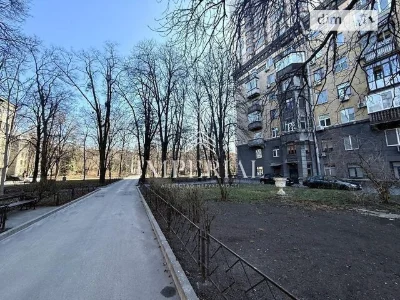 Довготривала оренда 3к квартири на вул. Інститутська 18 • ID