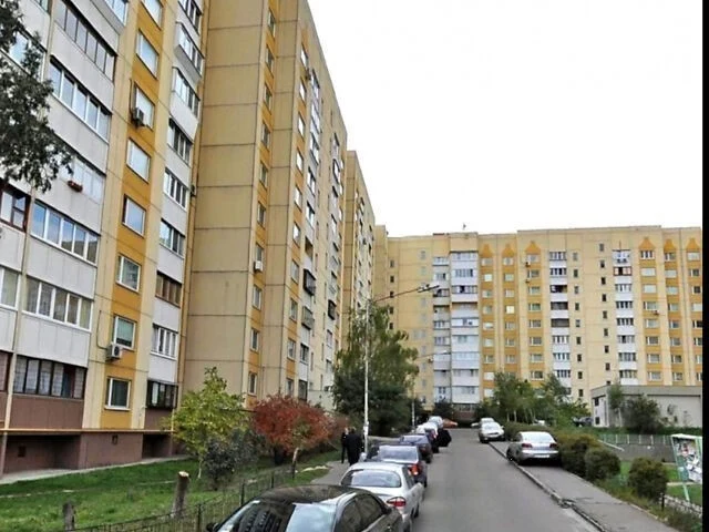 Довготривала оренда 3к квартири на вул. Івана Пулюя 3 • ID 3