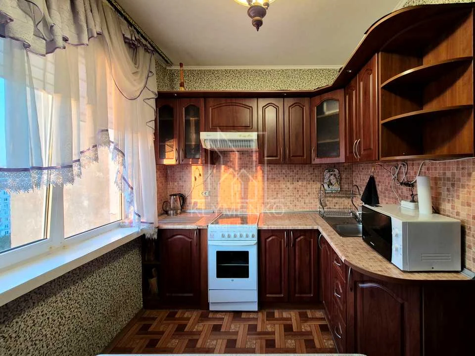 Квартира. Київ, Воскресенський просп. (Перова)