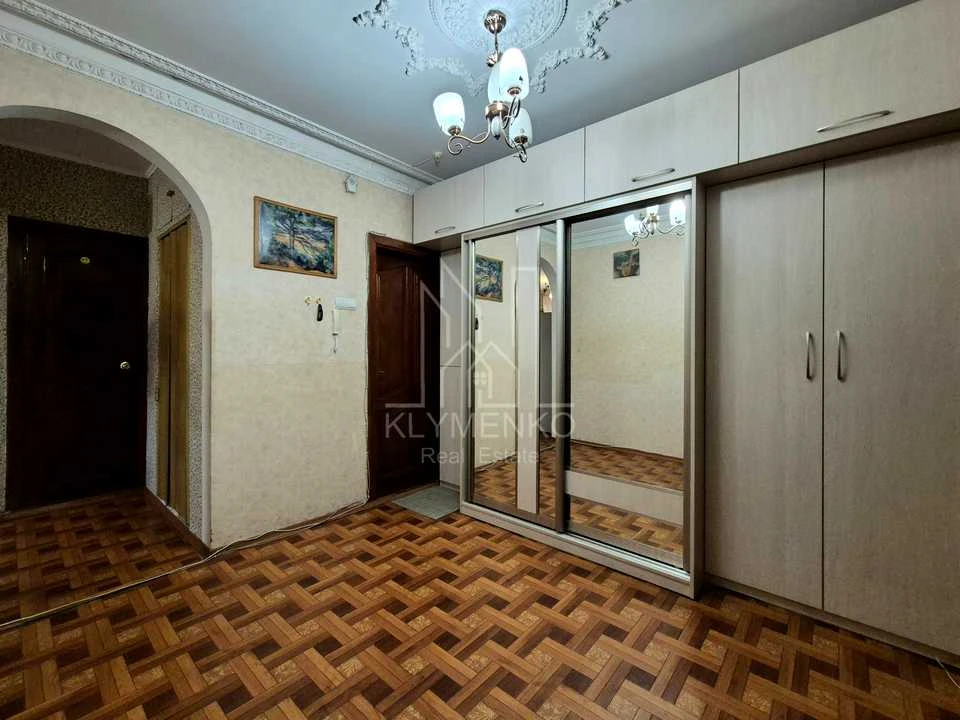 Квартира. Київ, Воскресенський просп. (Перова)