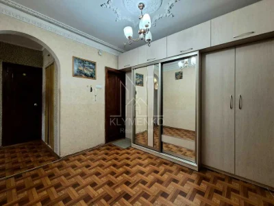 Квартира. Київ, Воскресенський просп. (Перова)