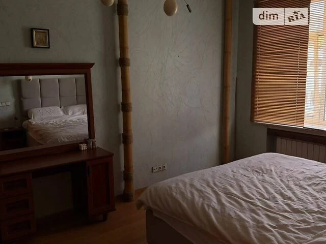 Довготривала оренда 3к квартири на вул. Івана Мазепи 7 • ID