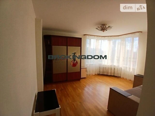Довготривала оренда 3к квартири на вул. Осіння 33 • ID 34591