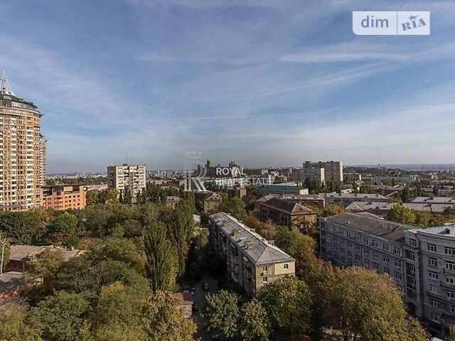 Довготривала оренда 3к квартири на вул. Коновальця Євгена 44