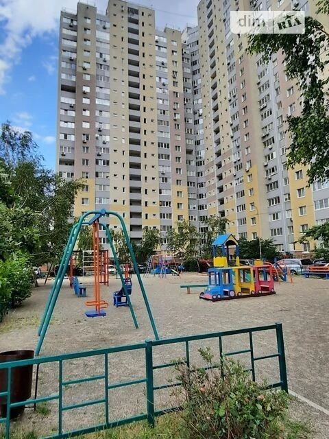 Довготривала оренда 3к квартири на вул. Миколи Закревського