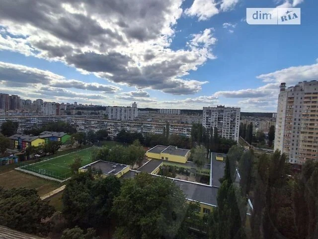 Довготривала оренда 2к квартири на вул. Петра Калнишевського