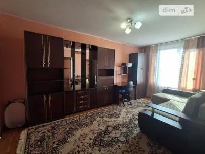 Довготривала оренда 2к квартири на вул. Петра Калнишевського
