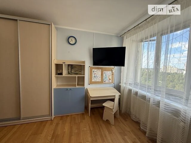 Довготривала оренда 2к квартири на вул. Миколи Хвильового 1