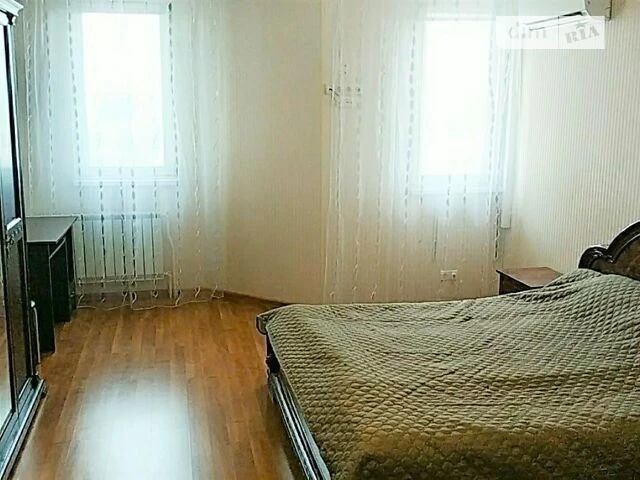 Довготривала оренда 3к квартири на вул. Гетьмана Вадима 1 •