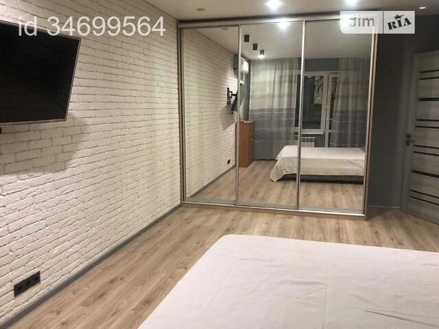 Довготривала оренда 3к квартири на вул. Ревуцького • ID 3469