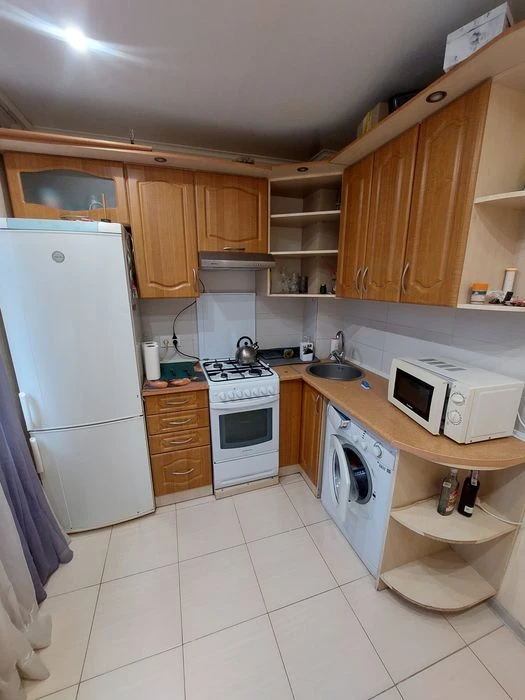 I am selling a 1-room apartment in Saltovka.