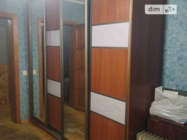 Здам в оренду кімнату на вул. Чорних Запорожців 4 довгострок