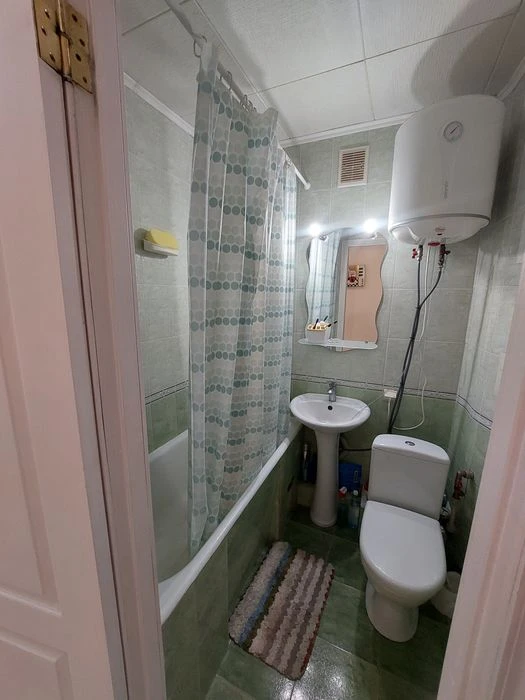 I am selling a 1-room apartment in Saltovka.