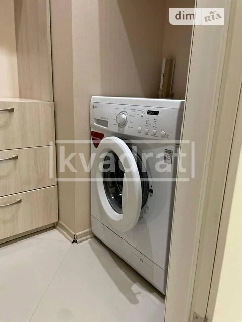 Довготривала оренда 1к квартири на вул. Коновальця Євгена 44