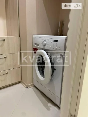 Довготривала оренда 1к квартири на вул. Коновальця Євгена 44