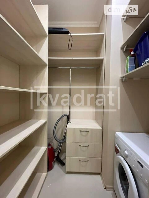 Довготривала оренда 1к квартири на вул. Коновальця Євгена 44