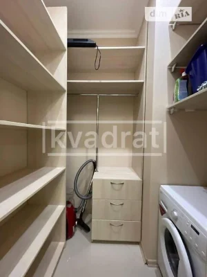 Довготривала оренда 1к квартири на вул. Коновальця Євгена 44