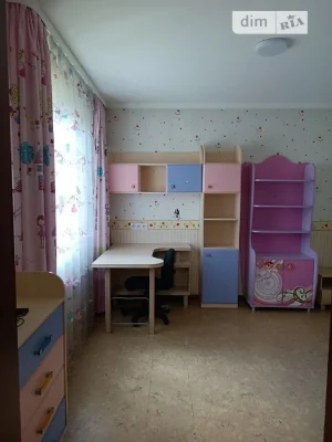 Довготривала оренда 4к квартири на вул. Академіка Єфремова 2