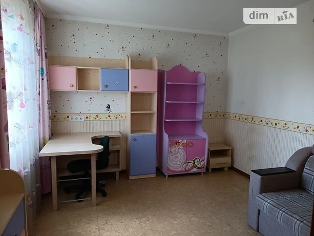 Довготривала оренда 4к квартири на вул. Академіка Єфремова 2