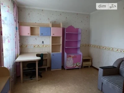 Довготривала оренда 4к квартири на вул. Академіка Єфремова 2