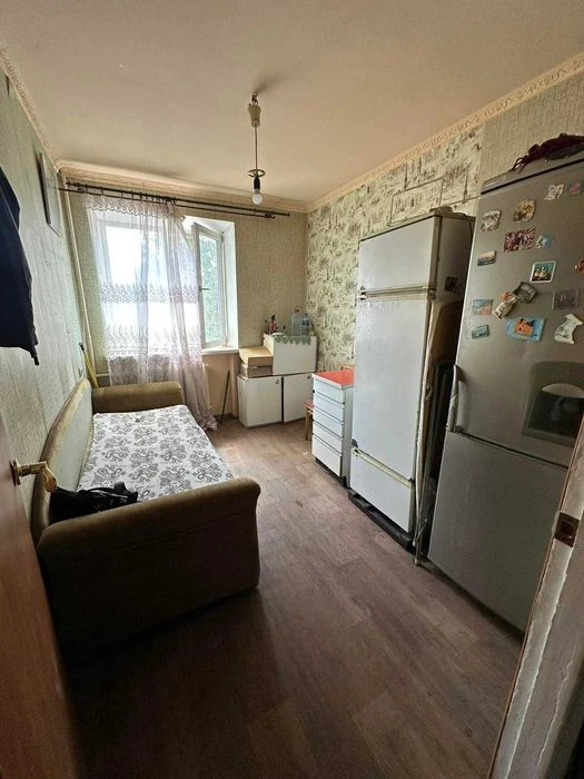 Продам трехкомнатную квартиру