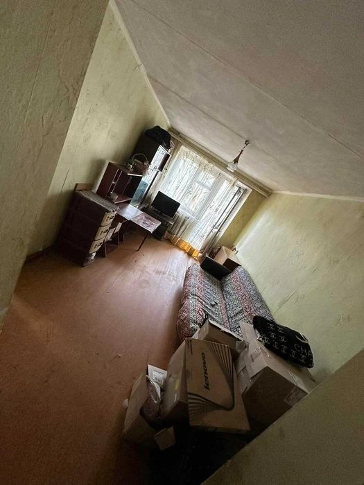 Продам трехкомнатную квартиру