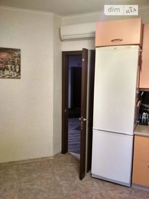 Довготривала оренда 2к квартири на вул. Михайла Максимовича