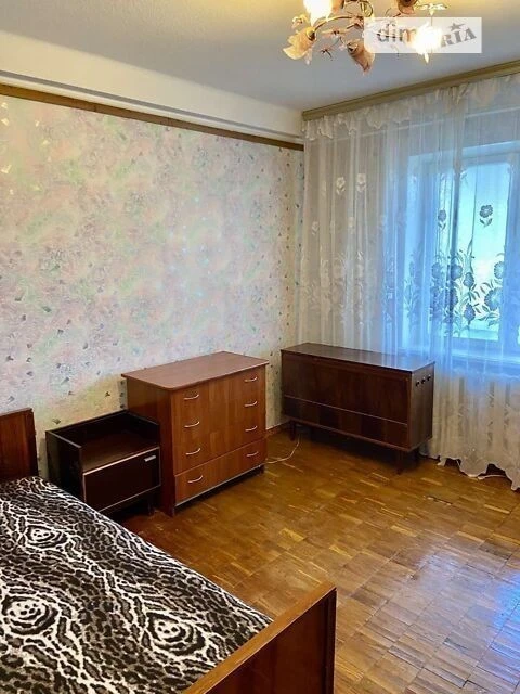 Довготривала оренда 2к квартири на вул. Романа Ратушного 33